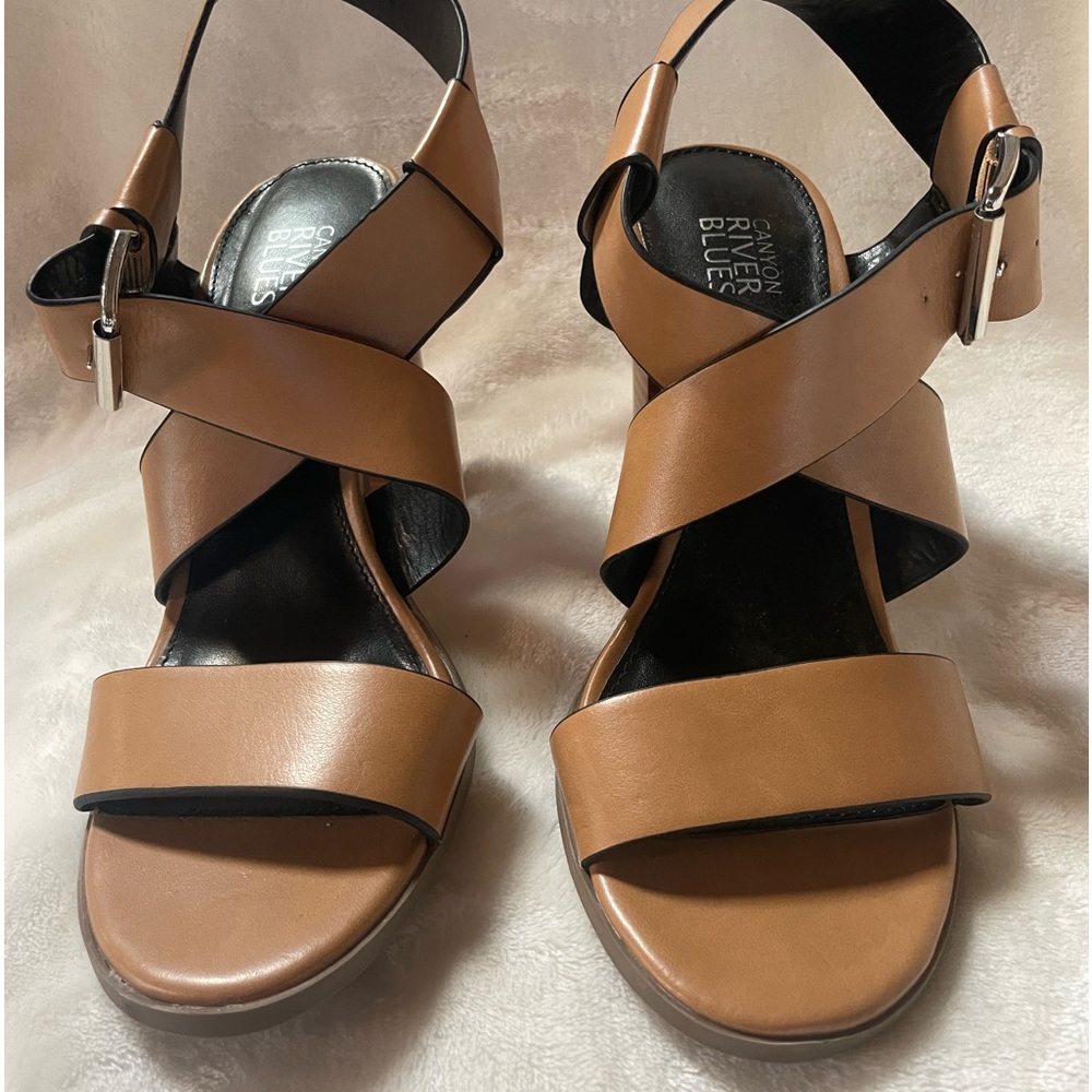 Tan Heels almost new